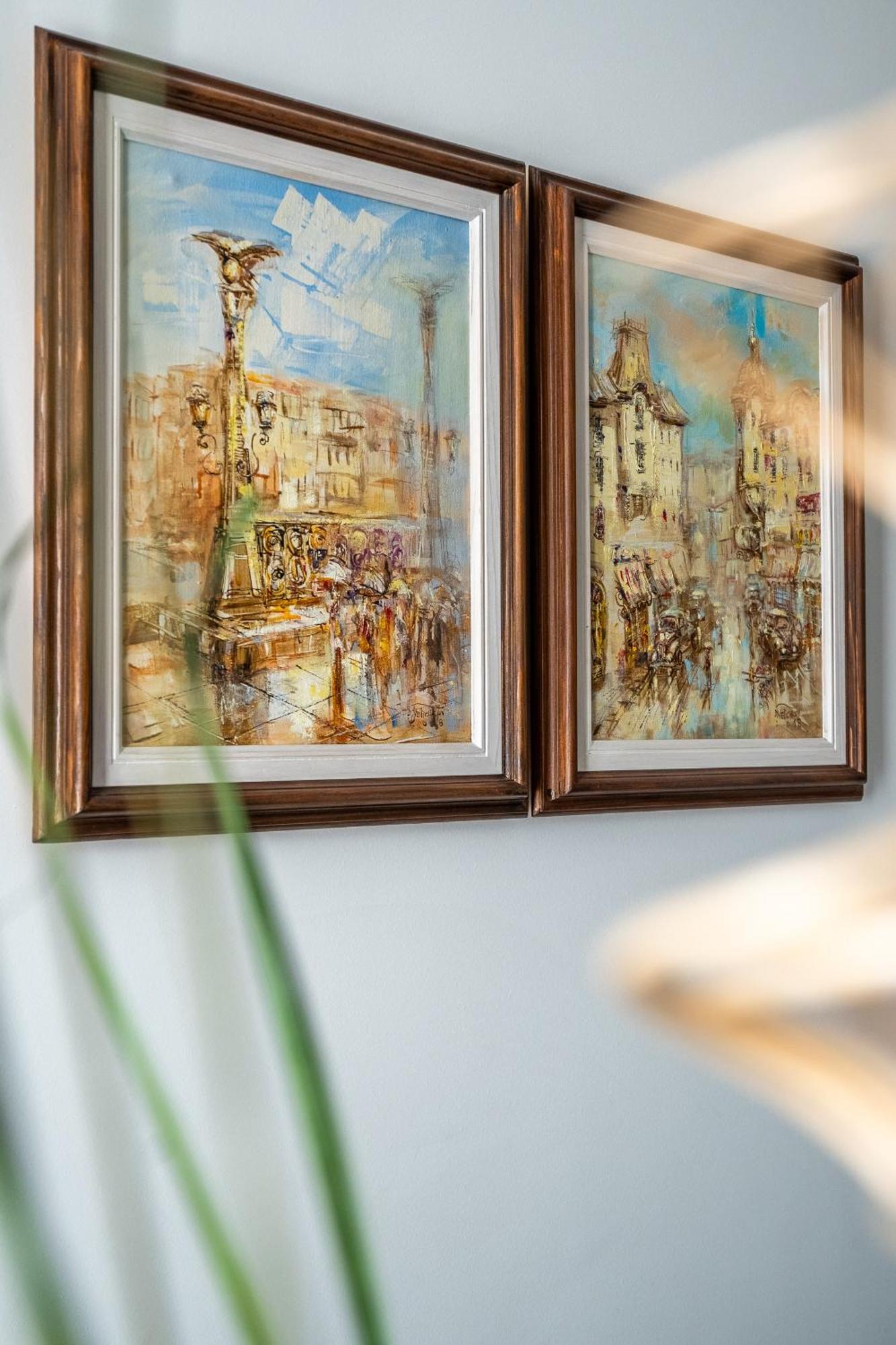 Elegant Getaway Near Iconic Eagles' Bridge Apartment